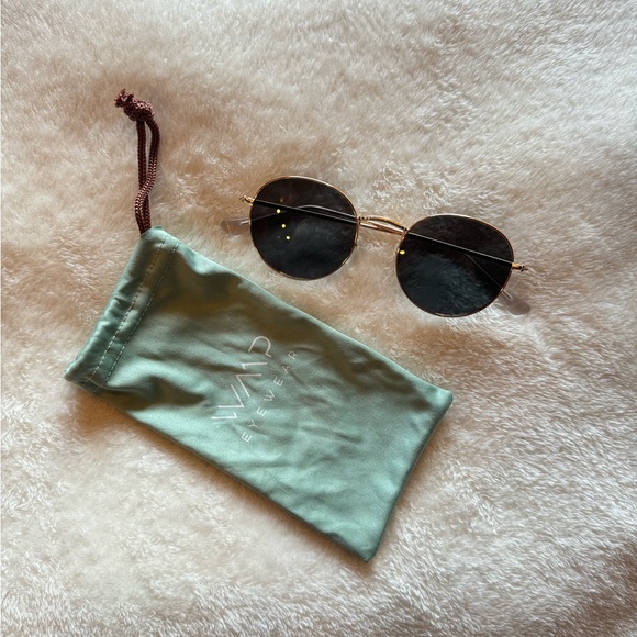 WearMe Pro Unisex Black & Gold Sunglasses - Picture 2 of 7